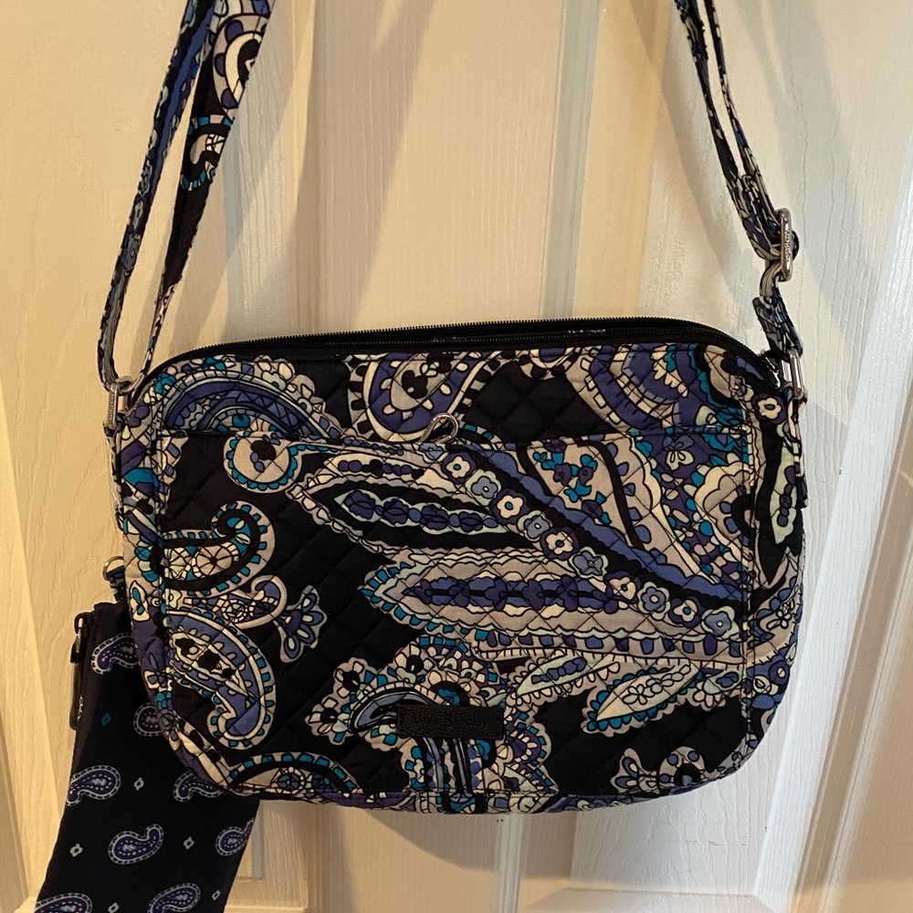 Vera Bradley crossbody- Midnight Paisley